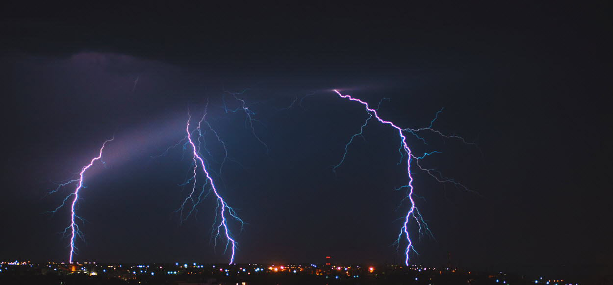 lightning-under-night-city-with-illumination-stor-2022-11-15-03-29-42-utc_trimWeb